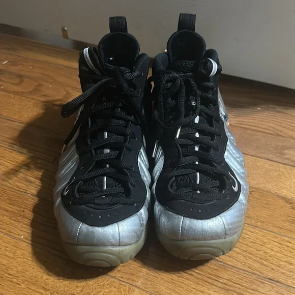 Nike Foamposites Silver and Black Sneakers - Picture 2 of 6